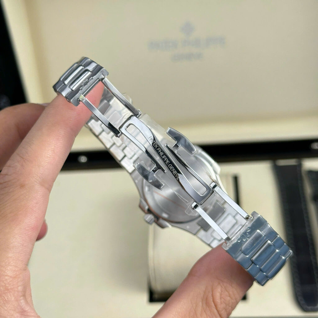 Đồng hồ Patek Philippe Nautilus 7010 Replica 11