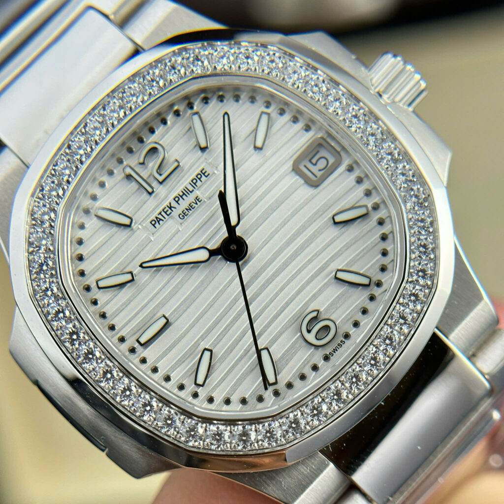 Đồng hồ Patek Philippe Nautilus 7010 Replica 11 mặt trắng viền đính đá GRF 32mm (2)