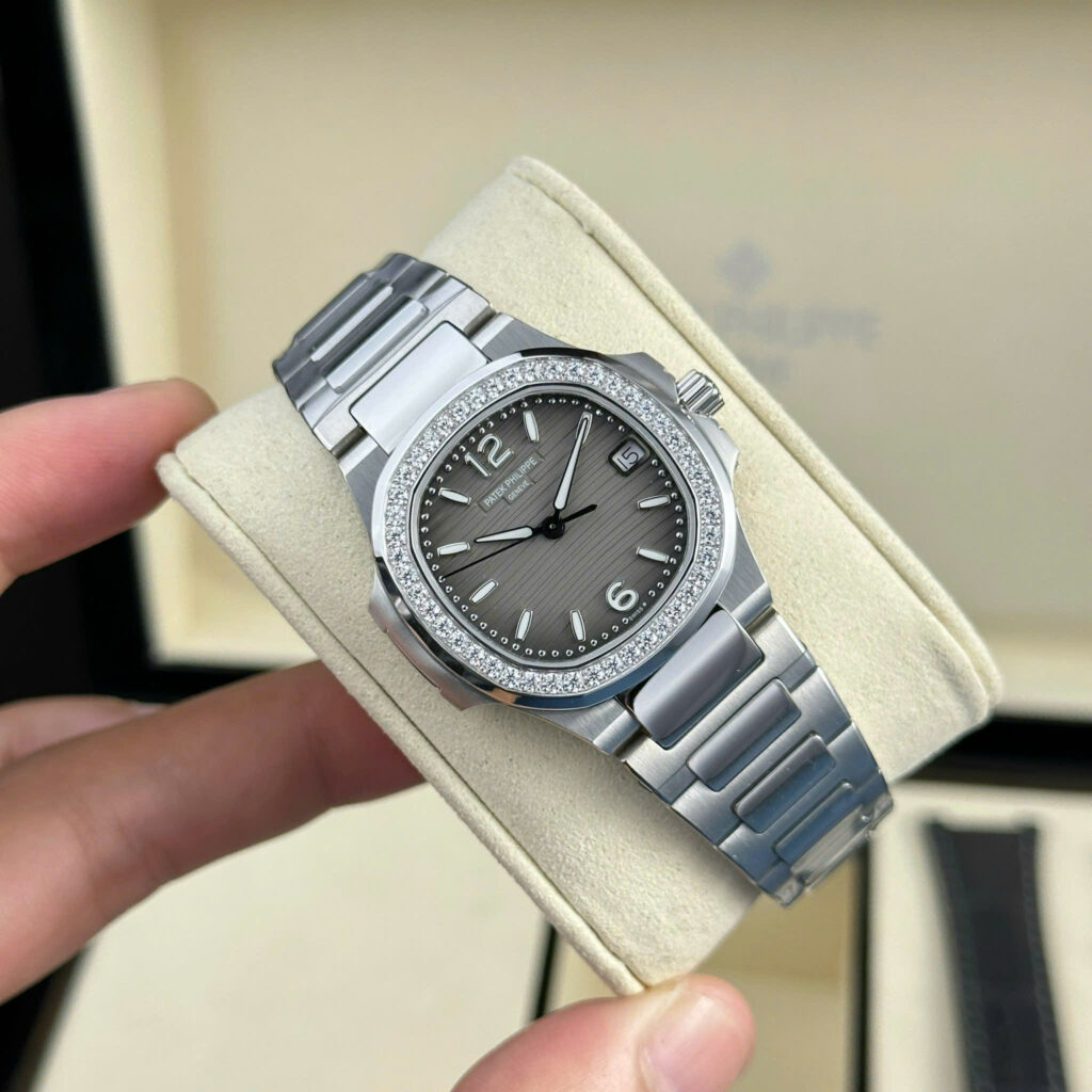 Đồng hồ Patek Philippe Nautilus 7010 Replica 11 mặt xám viền đính đá GRF 32mm (2)