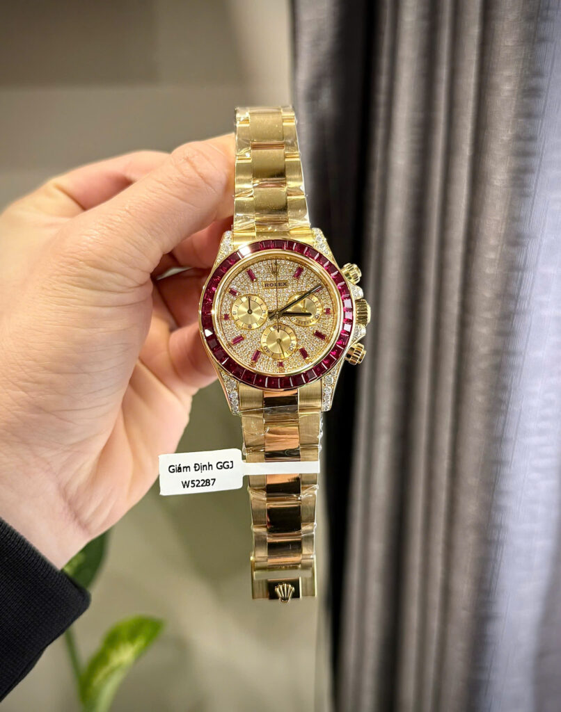 Đồng Hồ Rolex Daytona Bọc Vàng 18K Đính Ruby Đỏ Và Moissanite 40mm (1)
