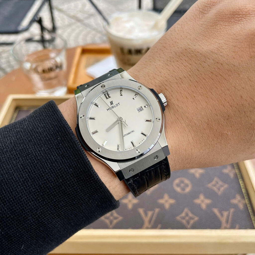 Đồng hồ Hublot Chế Tác Classic Fusion mặt trắng nhà máy JJF 42mm (9)