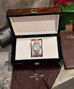 Đồng hồ Patek Philippe Aquanaut 5072R bọc vàng đính kim cương Moissanite 35 (7)