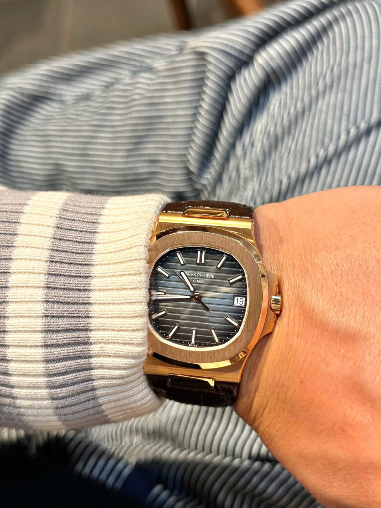 Đồng hồ Patek Philippe Nautilus 5711 bọc vàng 18K mặt xám xưởng 3K 40mm (1)