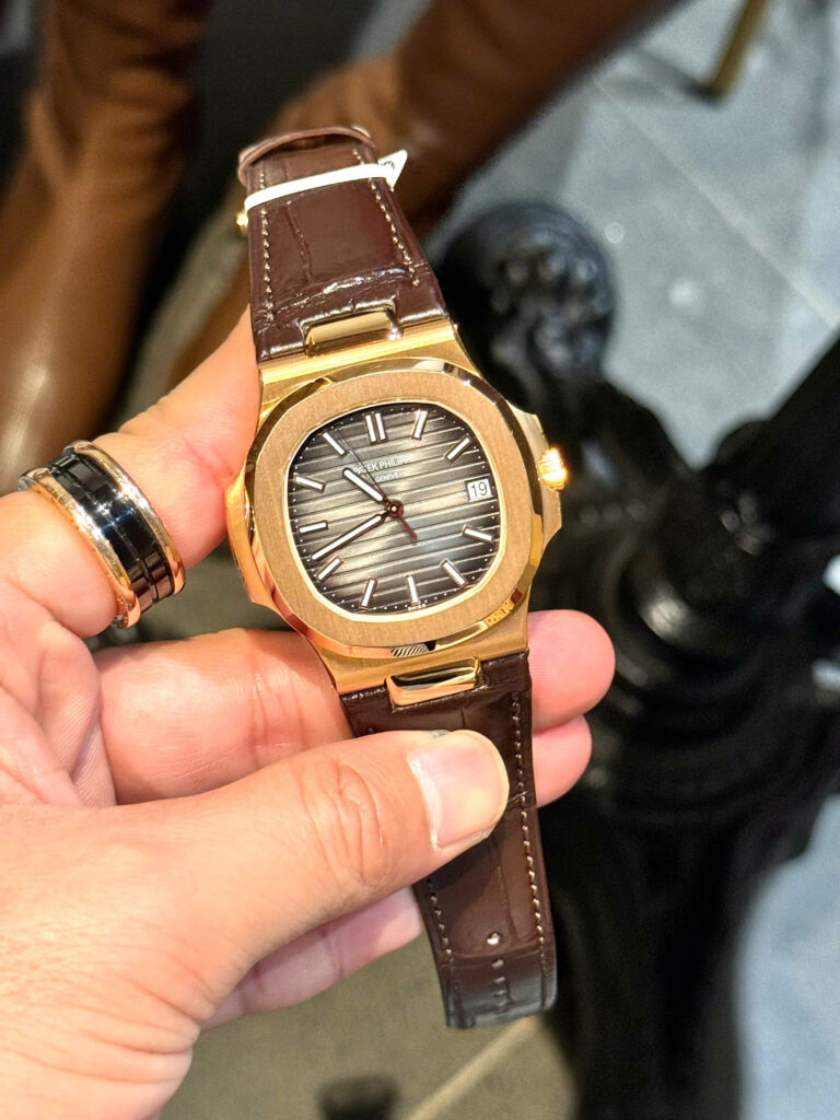 Đồng hồ Patek Philippe Nautilus 5711 bọc vàng 18K mặt xám xưởng 3K 40mm (1)