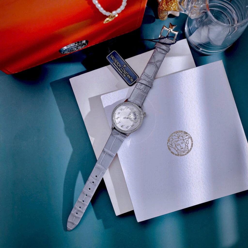 Đồng hồ Vacheron Constantin Égérie Moon Phase dây da đính đá fake 11 30mm