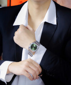 Đồng hồ Versace VE8F00524 Antares Nam Dây Kim Loại Mặt Xanh Green Fake 11 44mm