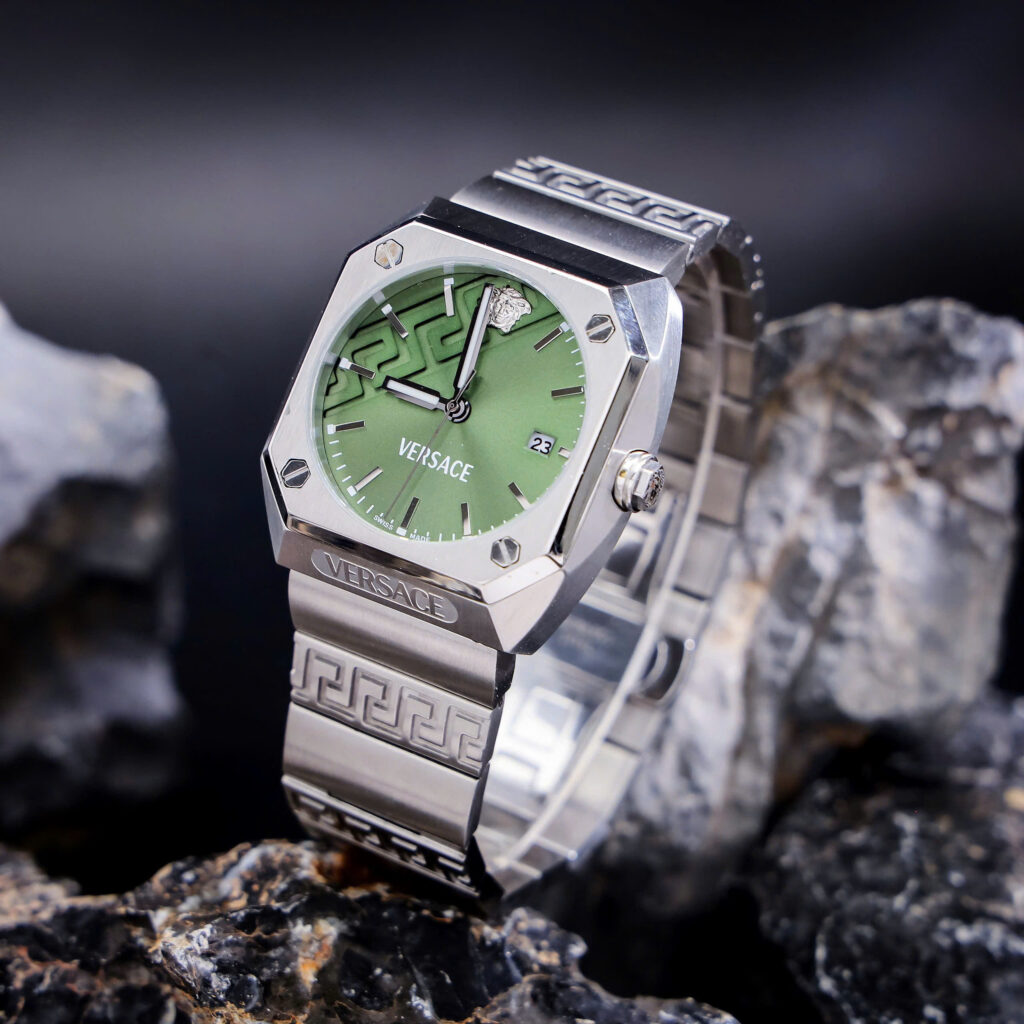Đồng hồ Versace VE8F00524 Antares Nam Dây Kim Loại Mặt Xanh Green Fake 11 44mm