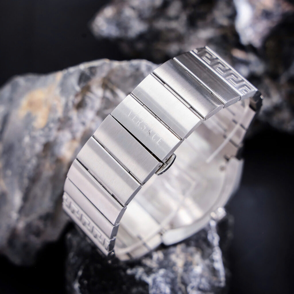 Đồng hồ Versace VE8F00524 Antares Nam Dây Kim Loại Mặt Xanh Green Fake 11 44mm