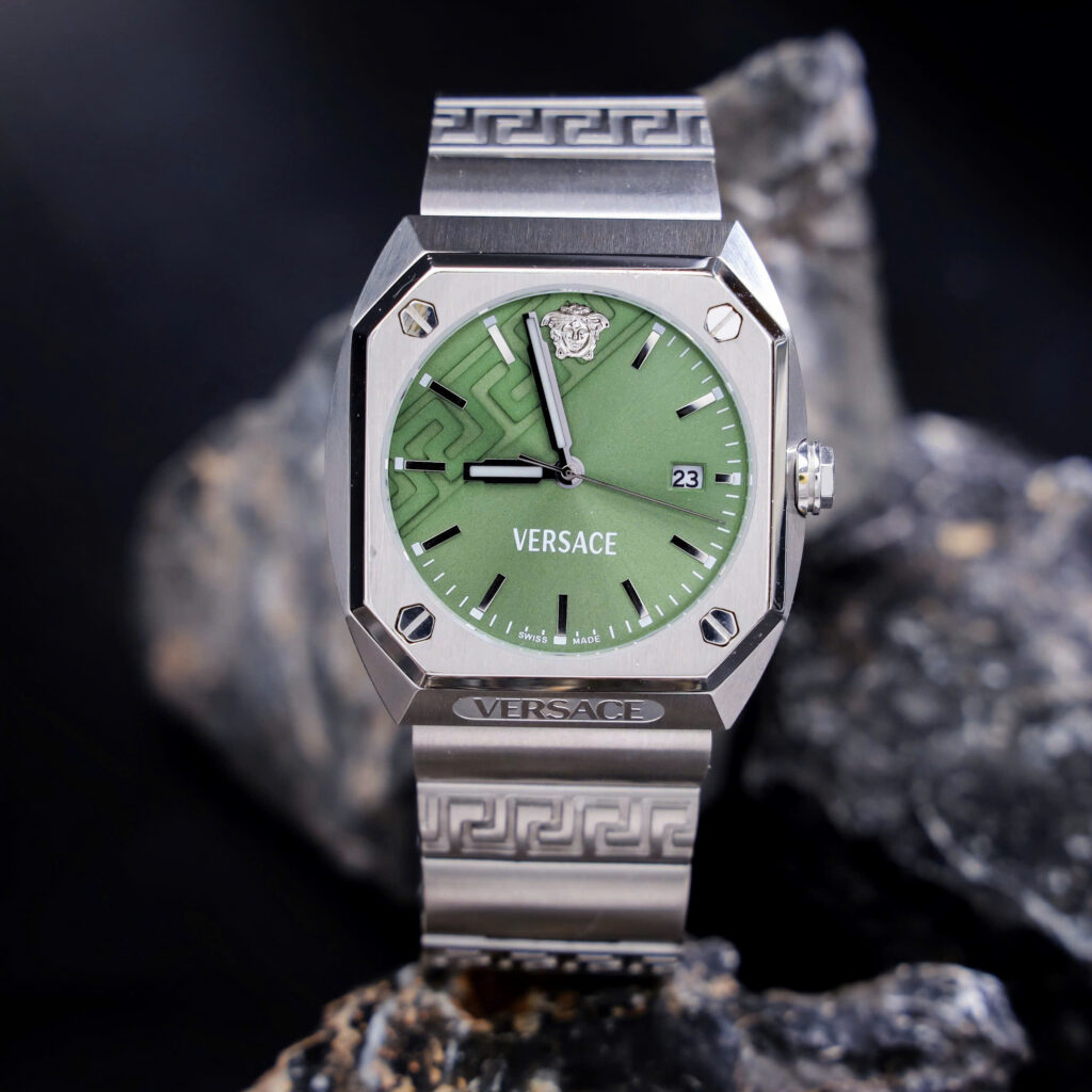 Đồng hồ Versace VE8F00524 Antares Nam Dây Kim Loại Mặt Xanh Green Fake 11 44mm