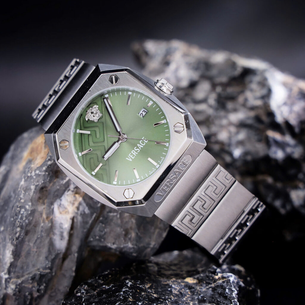 Đồng hồ Versace VE8F00524 Antares Nam Dây Kim Loại Mặt Xanh Green Fake 11 44mm