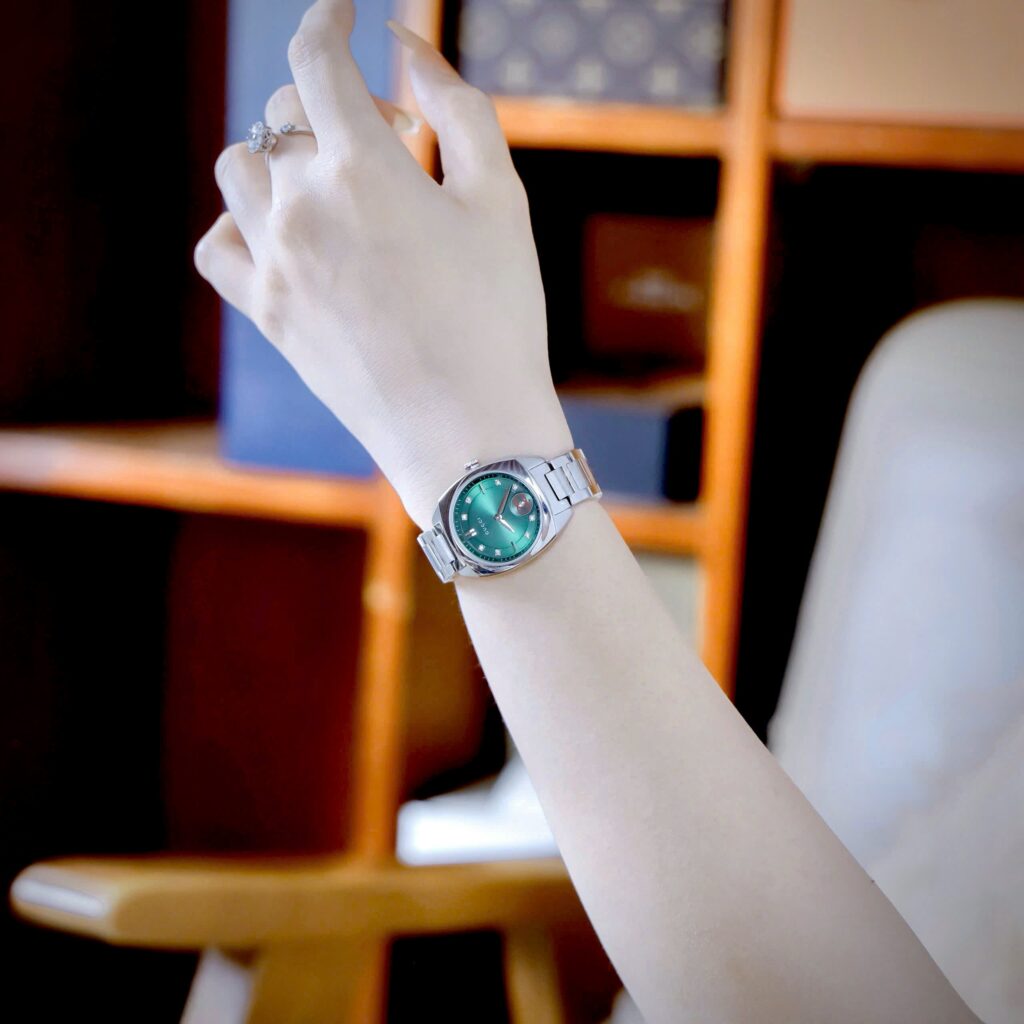 Đồng hồ Gucci Interlocking mặt xanh green dây kim loại like auth 29mm