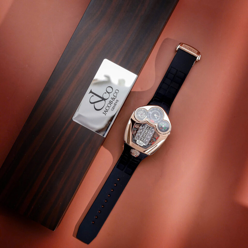 Đồng hồ Jacob & Co Bugatti vàng hồng dây cao su fake cao cấp 52mm x 44mm
