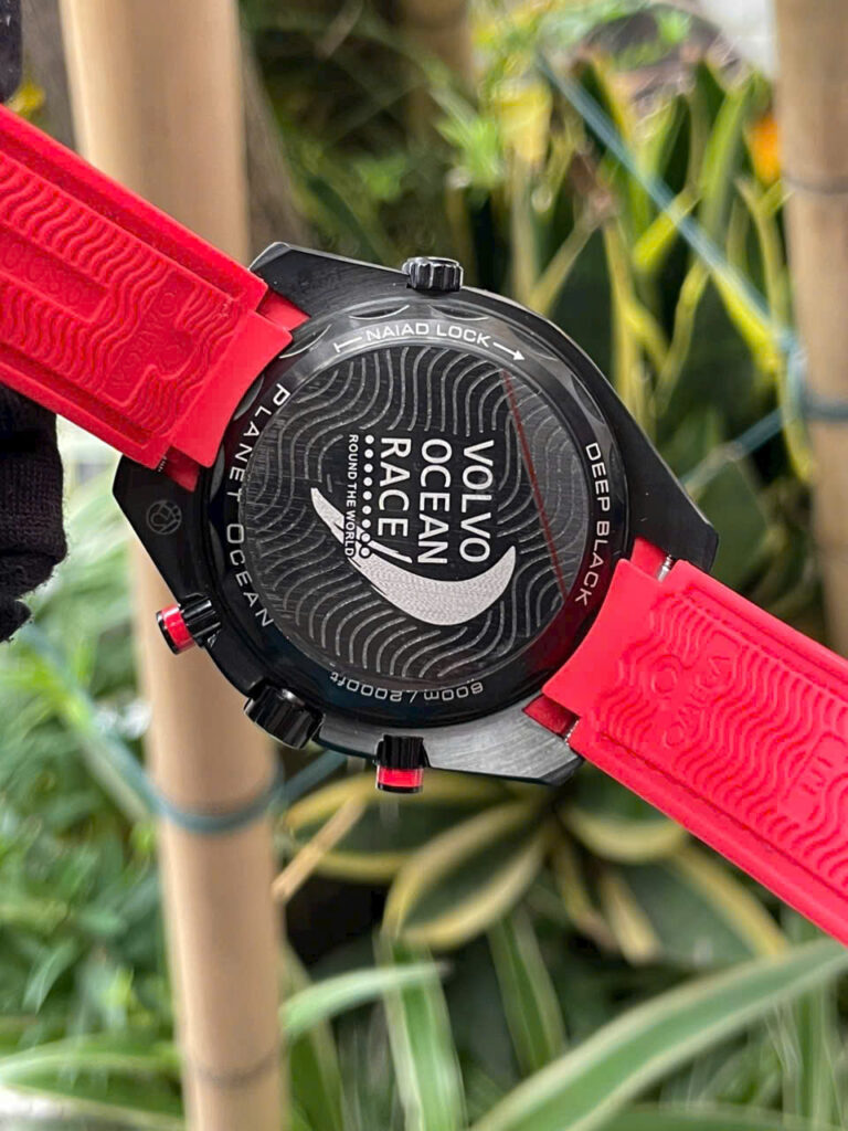 Đông hồ Omega Seamaster cọc dạ quang dây vải đỏ fake cao cấp 42mm