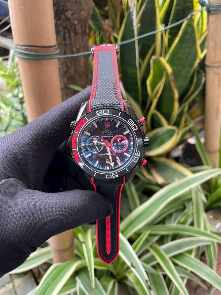Đông hồ Omega Seamaster cọc dạ quang dây vải đỏ fake cao cấp 42mm