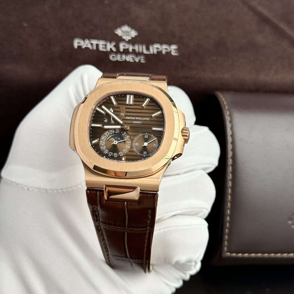 Đồng hồ Patek Philippe Nautilus 5712 Rep 11 mặt nâu dây da nhà máy GR 40mm (2)