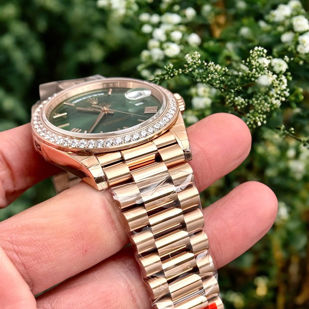 Đồng hồ Rolex Day-Date Fake 11 mạ vàng hồng mặt xanh lá cây 40mm (2)