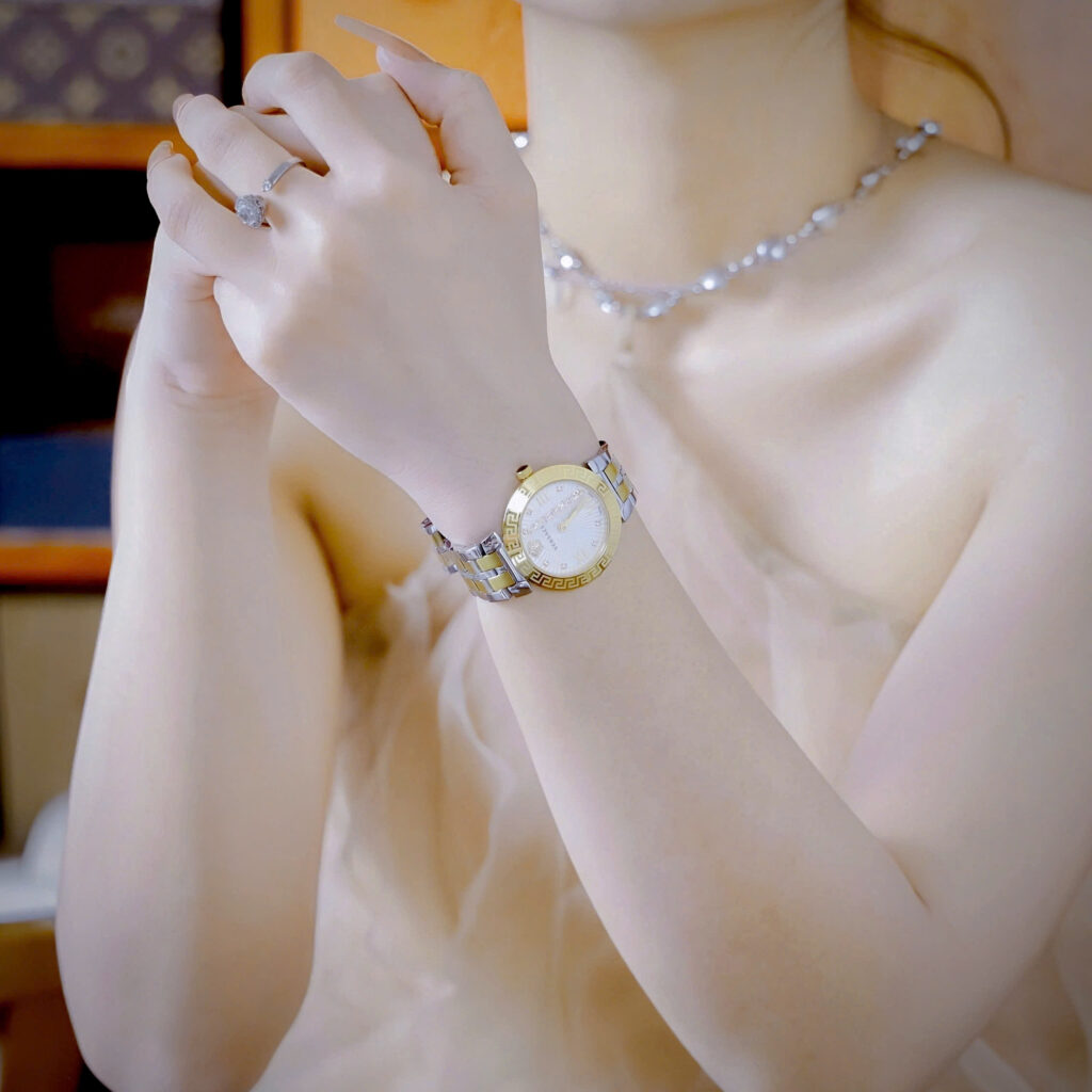 Đồng hồ Versace Greca Icon mặt đính đá demi vàng like auth 36mm