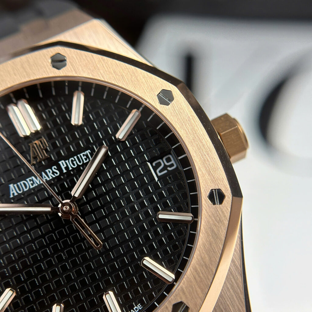 Đồng hồ Audemars Piguet Chế Tác Royal Oak 15500 mặt đen dây cao su nhà máy APS 41mm (1)