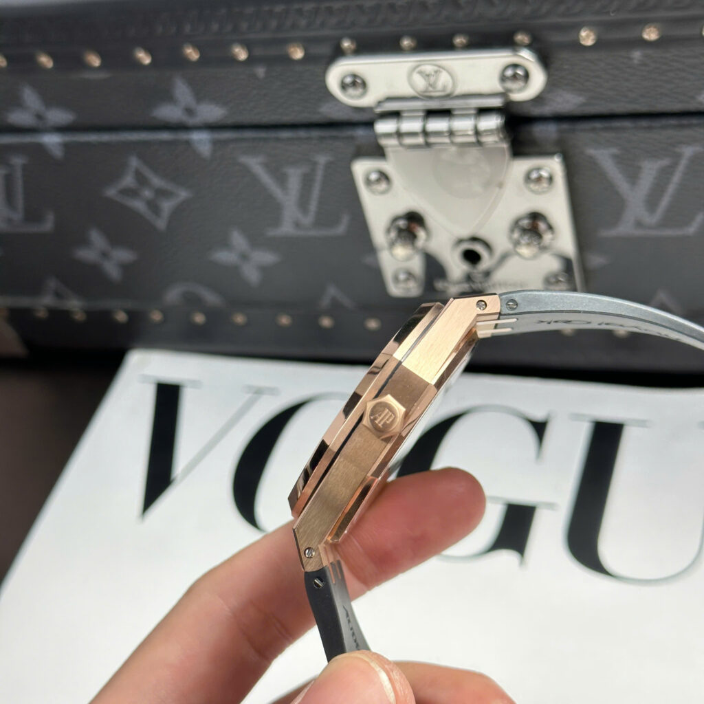 Đồng hồ Audemars Piguet Chế Tác Royal Oak 15500 mặt đen dây cao su nhà máy APS 41mm (1)