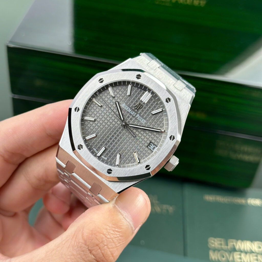 Đồng hồ Audemars Piguet Chế Tác Royal Oak 15500ST mặt xám dây kim loại APS 41mm (2)