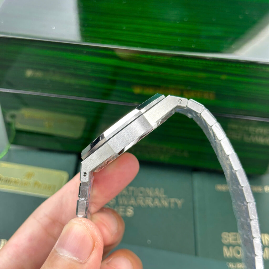 Đồng hồ Audemars Piguet Chế Tác Royal Oak 15500ST mặt xám dây kim loại APS 41mm (2)