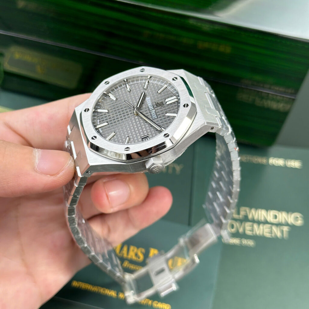 Đồng hồ Audemars Piguet Chế Tác Royal Oak 15500ST mặt xám dây kim loại APS 41mm (2)