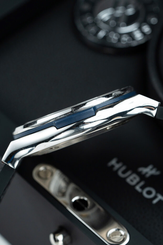 Đồng hồ Hublot Classic Fusion Rep 11 đính đá ruby 7 màu mặt xanh blue xưởng JJF 42mm (2)