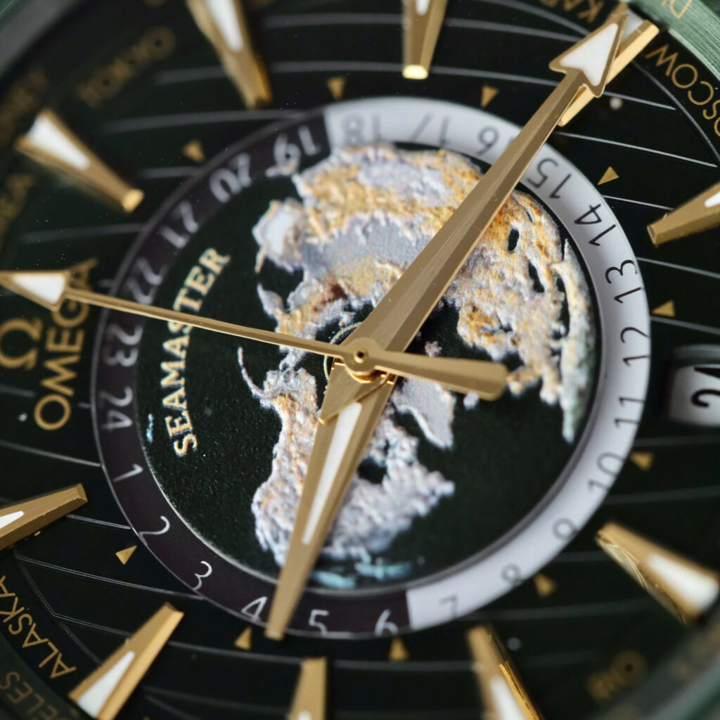 Đồng hồ Omega Seamaster Replica 11 Aqua Terra Worldtimer màu xanh lá cây 43mm (2)