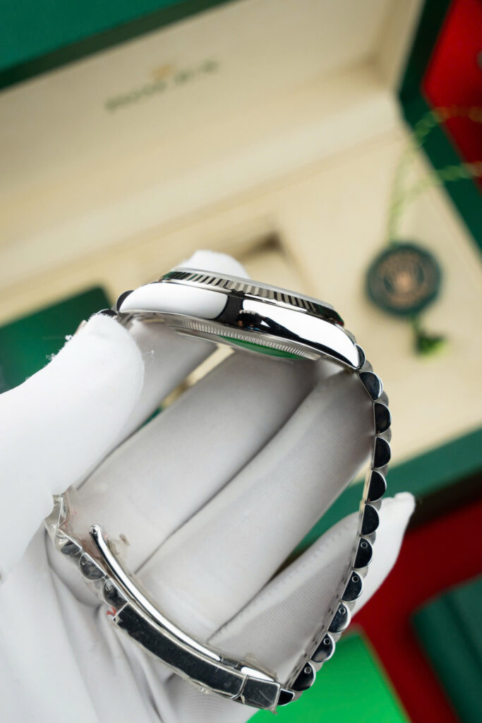 Đồng hồ Rolex DateJust Replica 11 nam mặt xanh blue cọc số dạ quang Clean 41mm (16)