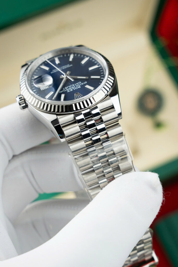 Đồng hồ Rolex DateJust Replica 11 nam mặt xanh blue cọc số dạ quang Clean 41mm (16)