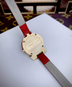 Đồng hồ Slvatore Ferragamo Gancino nữ dây da mặt xà cừ like auth 26mm