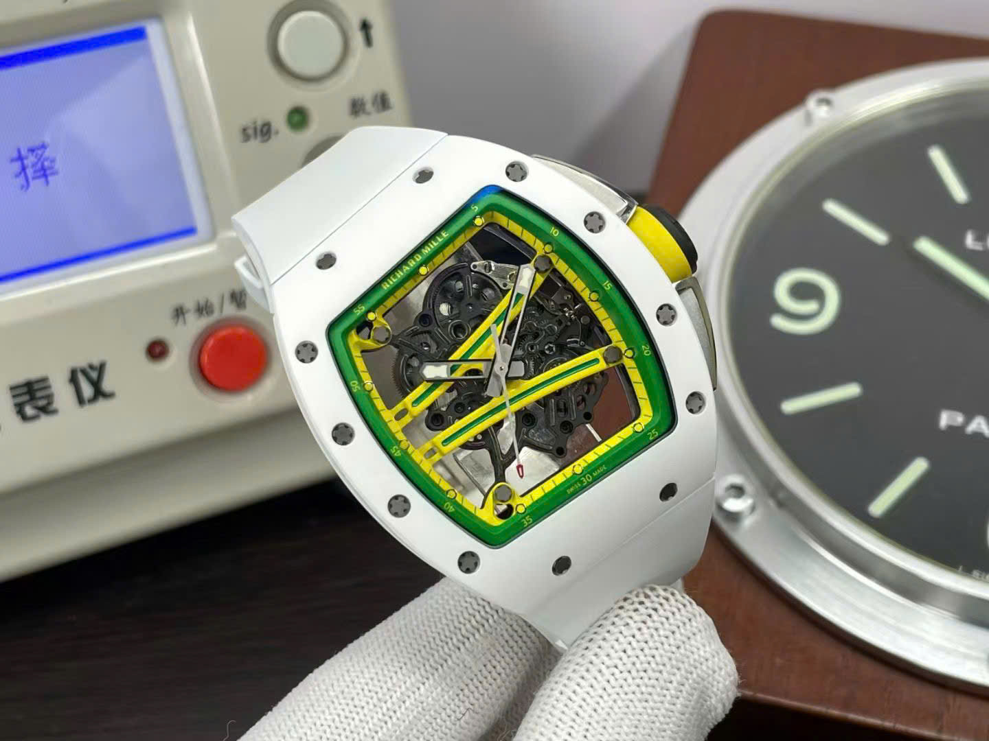 Đồng Hồ Richard Mille RM61-01 Yohan Blake Gốm Trắng Replica Cao Cấp 43x50mm (6) Đồng Hồ Richard Mille RM61-01 Yohan Blake Gốm Trắng Replica Cao Cấp 43x50mm (1)