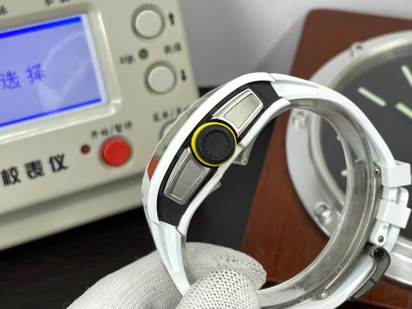 Đồng Hồ Richard Mille RM61-01 Yohan Blake Gốm Trắng Replica Cao Cấp 43x50mm (7) Đồng Hồ Richard Mille RM61-01 Yohan Blake Gốm Trắng Replica Cao Cấp 43x50mm (1)