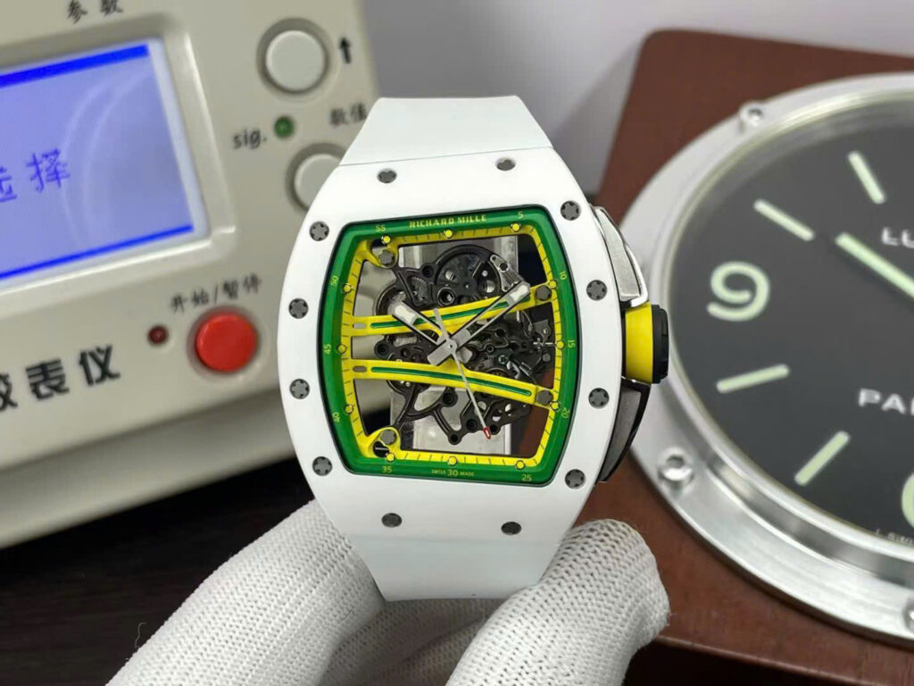 Đồng Hồ Richard Mille RM61-01 Yohan Blake Gốm Trắng Replica Cao Cấp 43x50mm (1)