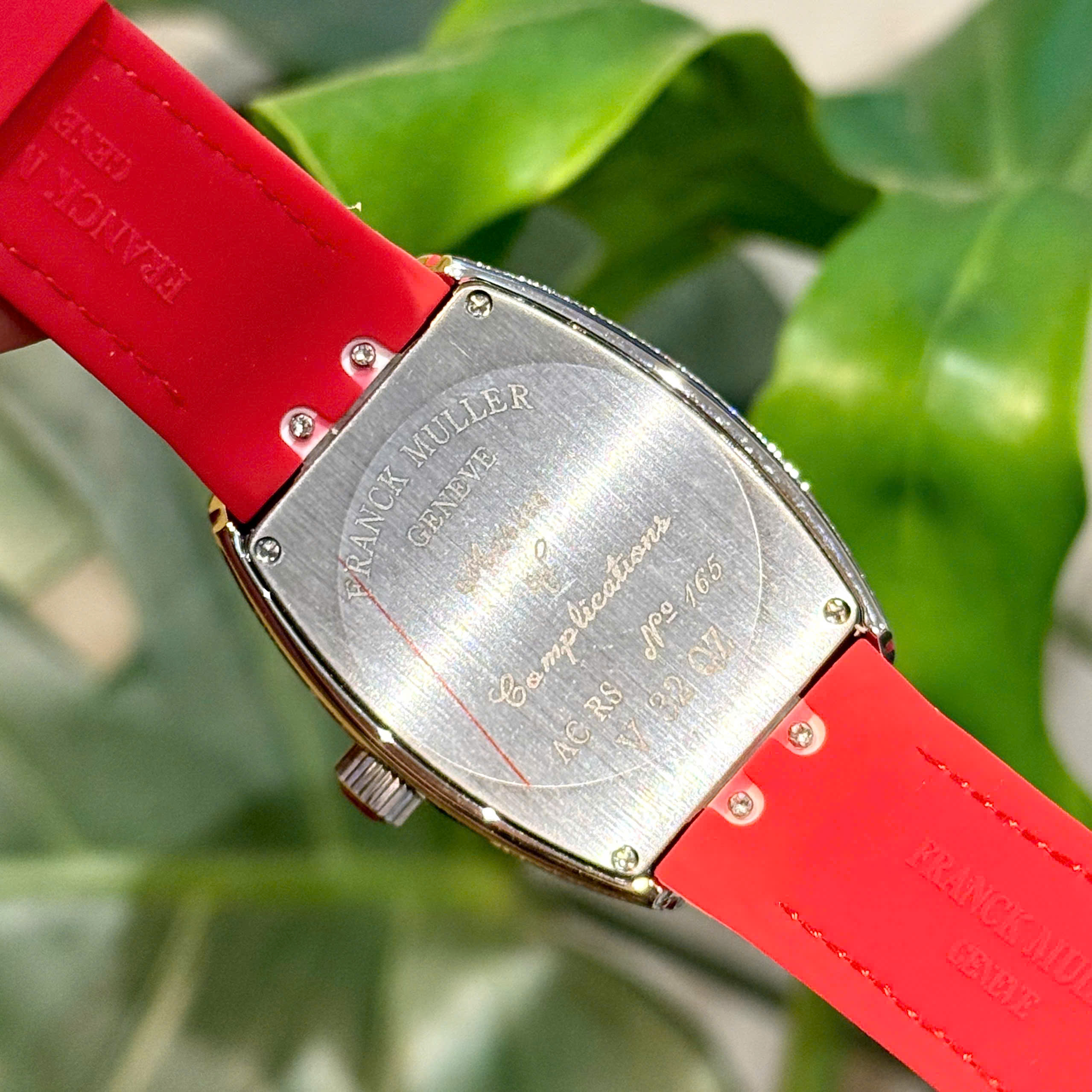 Đồng hồ Franck Muller V32 nữ full đá mặt trái tim fake 11 36mm (7) Đồng hồ Franck Muller V32 nữ full đá mặt trái tim fake 11 36mm