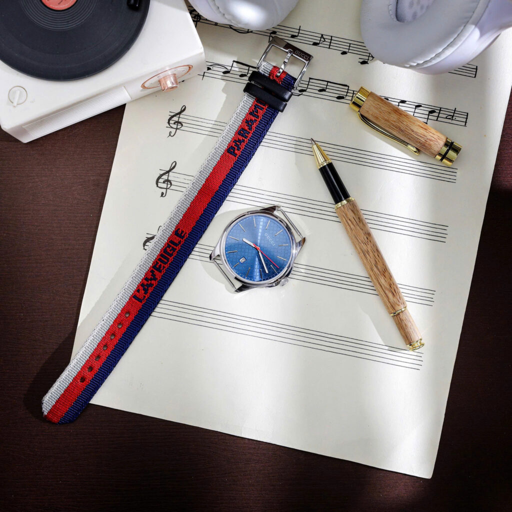 Đồng hồ Gucci G Timeless Nylon dây vải nato máy pin nhật like auth 42mm