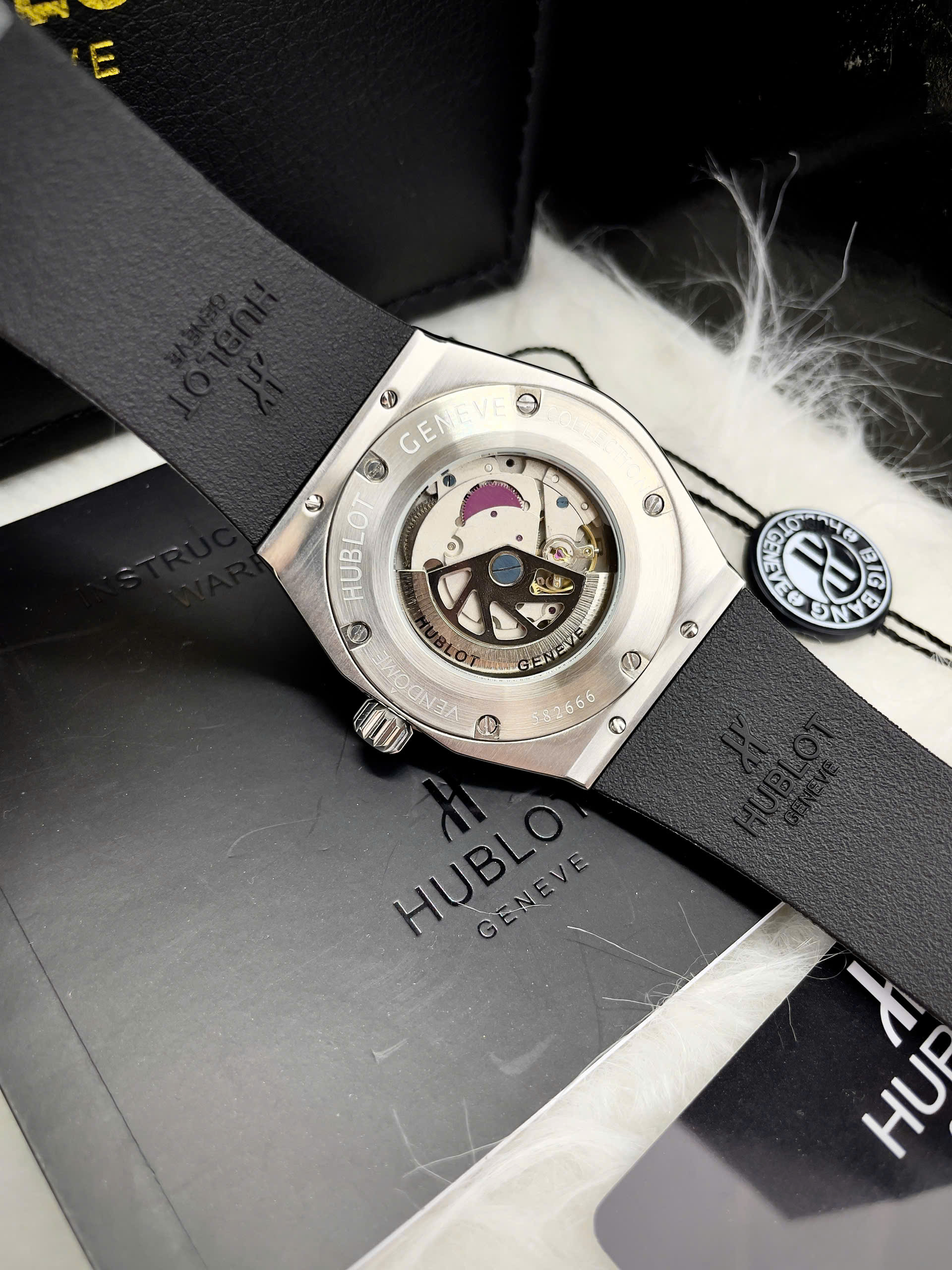 Đồng hồ Hublot Classic Fusion Orlinski dây cao su máy cơ nhật fake 11 nam 44mm (4) Đồng hồ Hublot Classic Fusion Orlinski dây cao su máy cơ nhật fake 11 nam 44mm