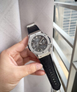Đồng hồ Hublot Classic nam 5 kim máy cơ nhật giá rẻ fake cao cấp 42mm