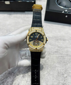 Đồng hồ Hublot Skeleton đính full đá lộ cơ máy cơ nhật giá rẻ fake cao cấp 42mm