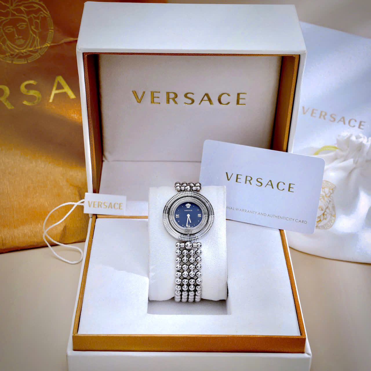 Đồng hồ Versace Eon Pour Femmes nữ dây kim loại mặt xanh blue like auth 34mm (3) Đồng hồ Versace Eon Pour Femmes nữ dây kim loại mặt xanh blue like auth 34mm