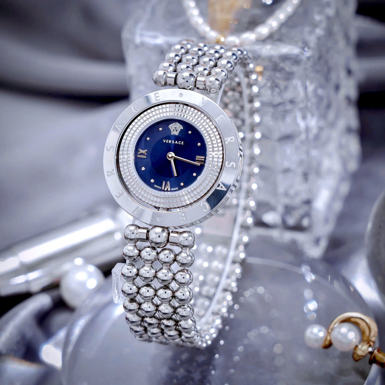 Đồng hồ Versace Eon Pour Femmes nữ dây kim loại mặt xanh blue like auth 34mm (5) Đồng hồ Versace Eon Pour Femmes nữ dây kim loại mặt xanh blue like auth 34mm