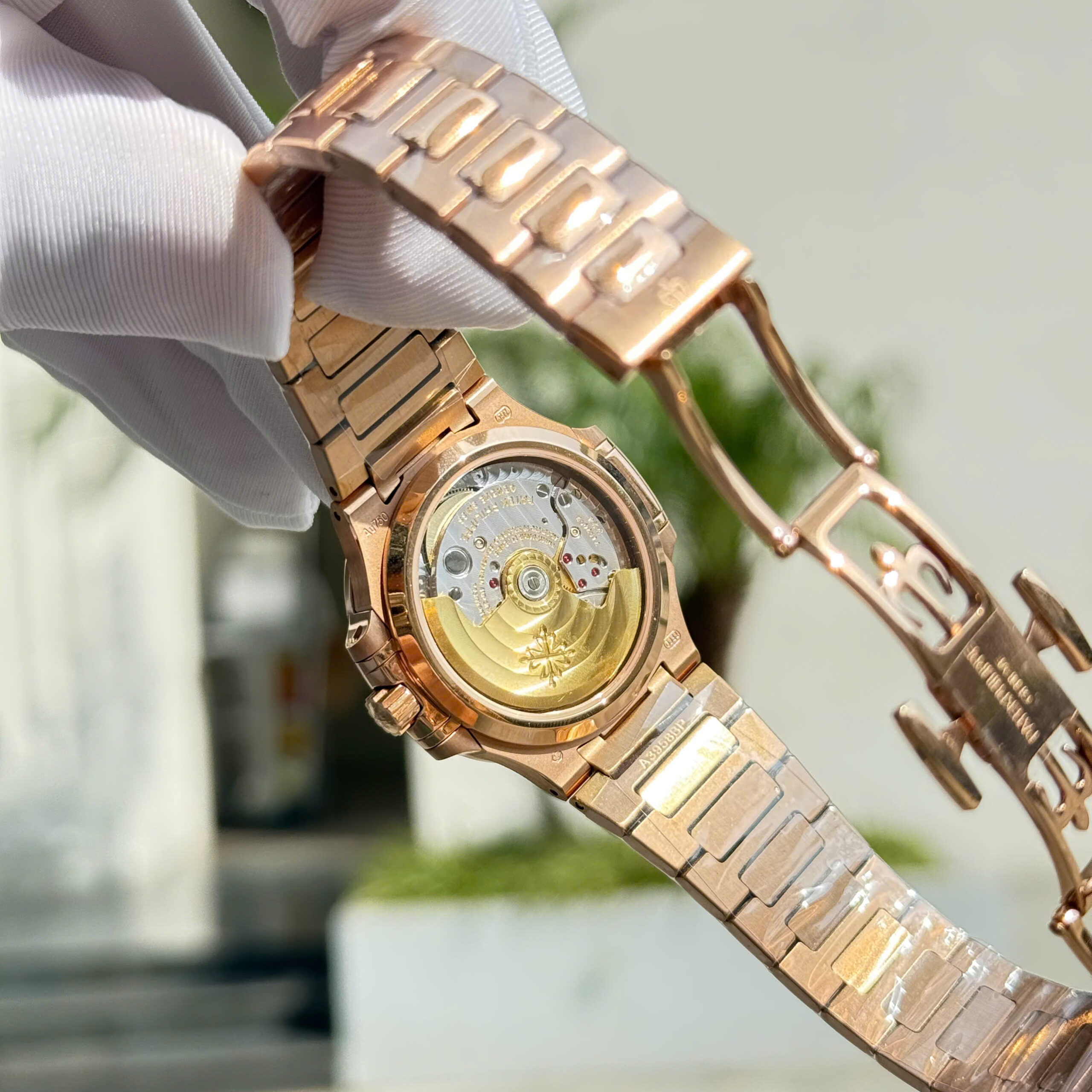 Đồng Hồ Patek Philippe Fake cao cấp Nautilus 7118 mặt số trắng nhà máy GR (7)