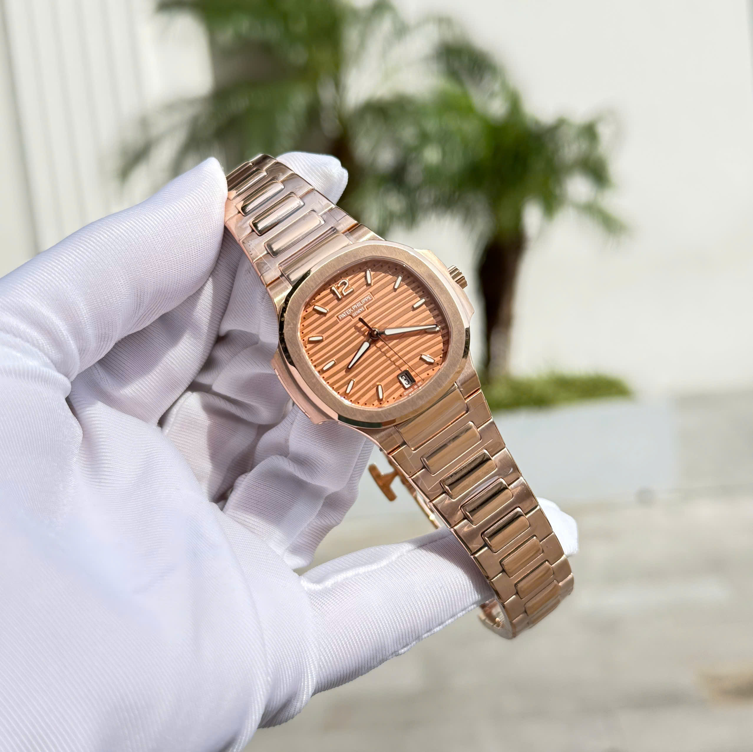 Đồng Hồ Patek Philippe Fake cao cấp Nautilus 7118 mặt số vàng nhà máy GR.jpg (1) Đồng Hồ Patek Philippe Fake cao cấp Nautilus 7118 mặt số vàng nhà máy GR.jpg (5)