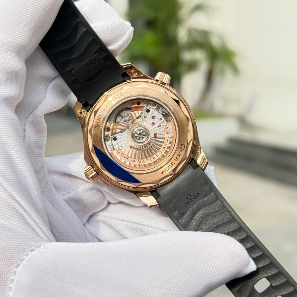 Đồng hồ Omega Rep 11 Seamaster Diver 300M Sedna™ dây cao su xưởng VS 42mm (5)