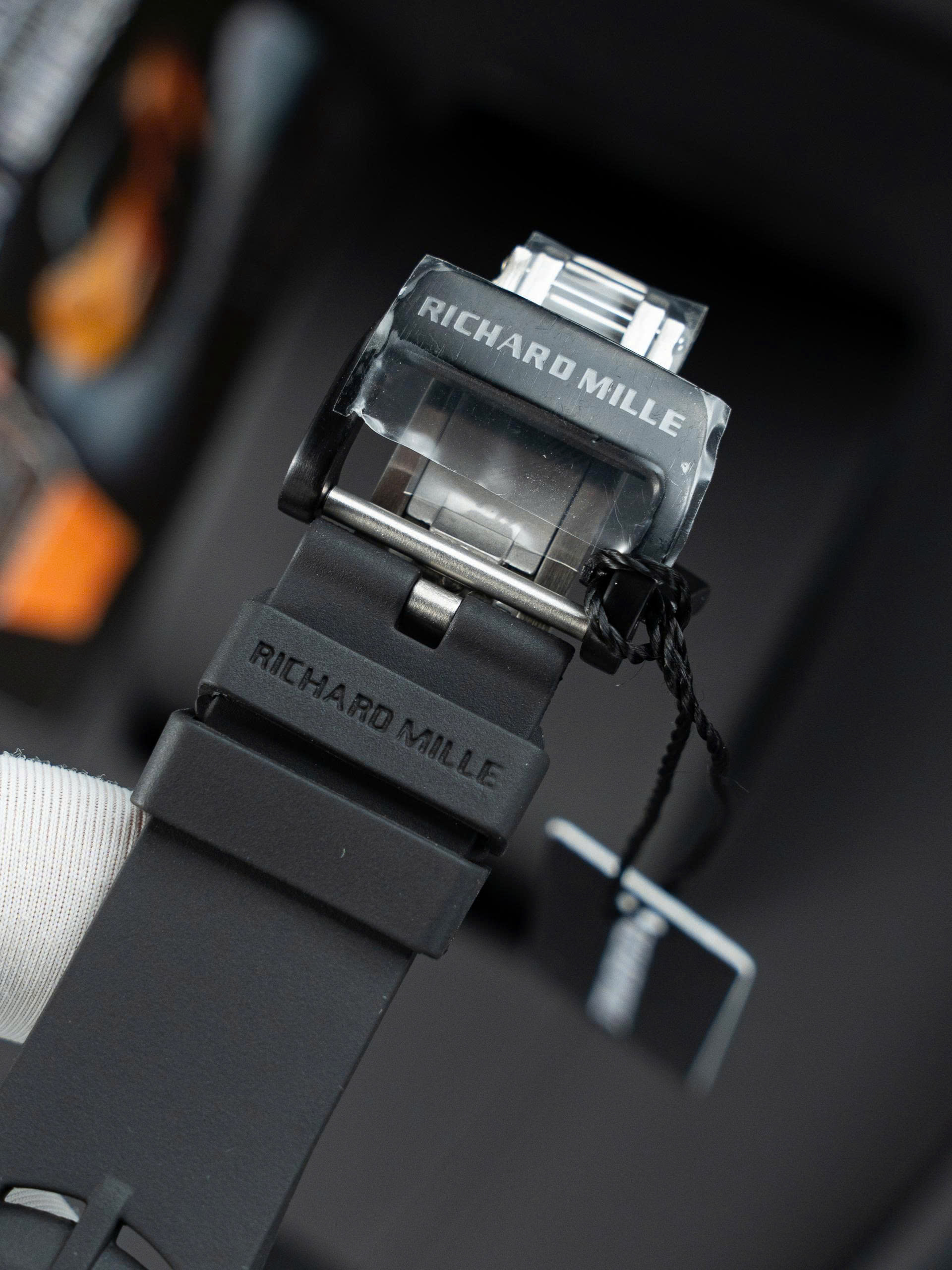 Đồng Hồ Richard Mille Chế Tác RM65-01 McLaren W1 Split-Seconds Chronograph Màu Đen 44mm (10) Đồng Hồ Richard Mille Chế Tác RM65-01 McLaren W1 Split-Seconds Chronograph Màu Đen 44mm (15)