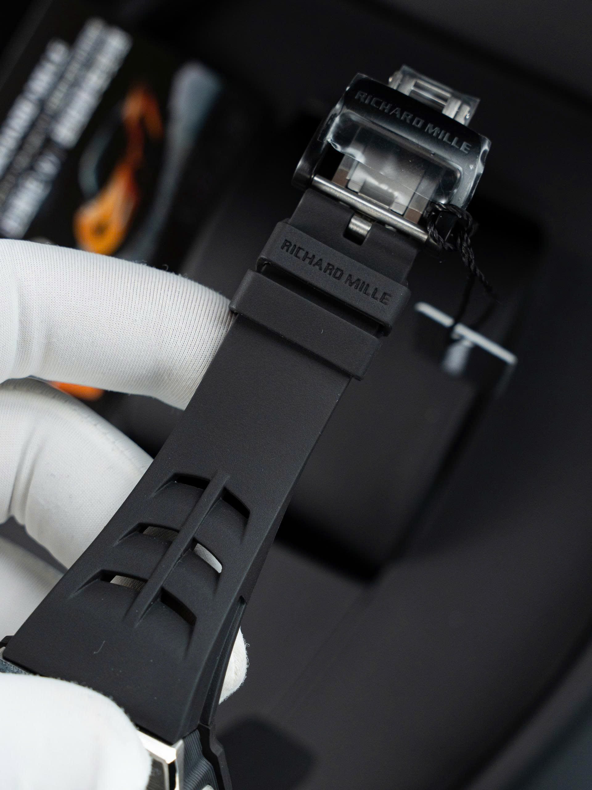 Đồng Hồ Richard Mille Chế Tác RM65-01 McLaren W1 Split-Seconds Chronograph Màu Đen 44mm (6) Đồng Hồ Richard Mille Chế Tác RM65-01 McLaren W1 Split-Seconds Chronograph Màu Đen 44mm (15)