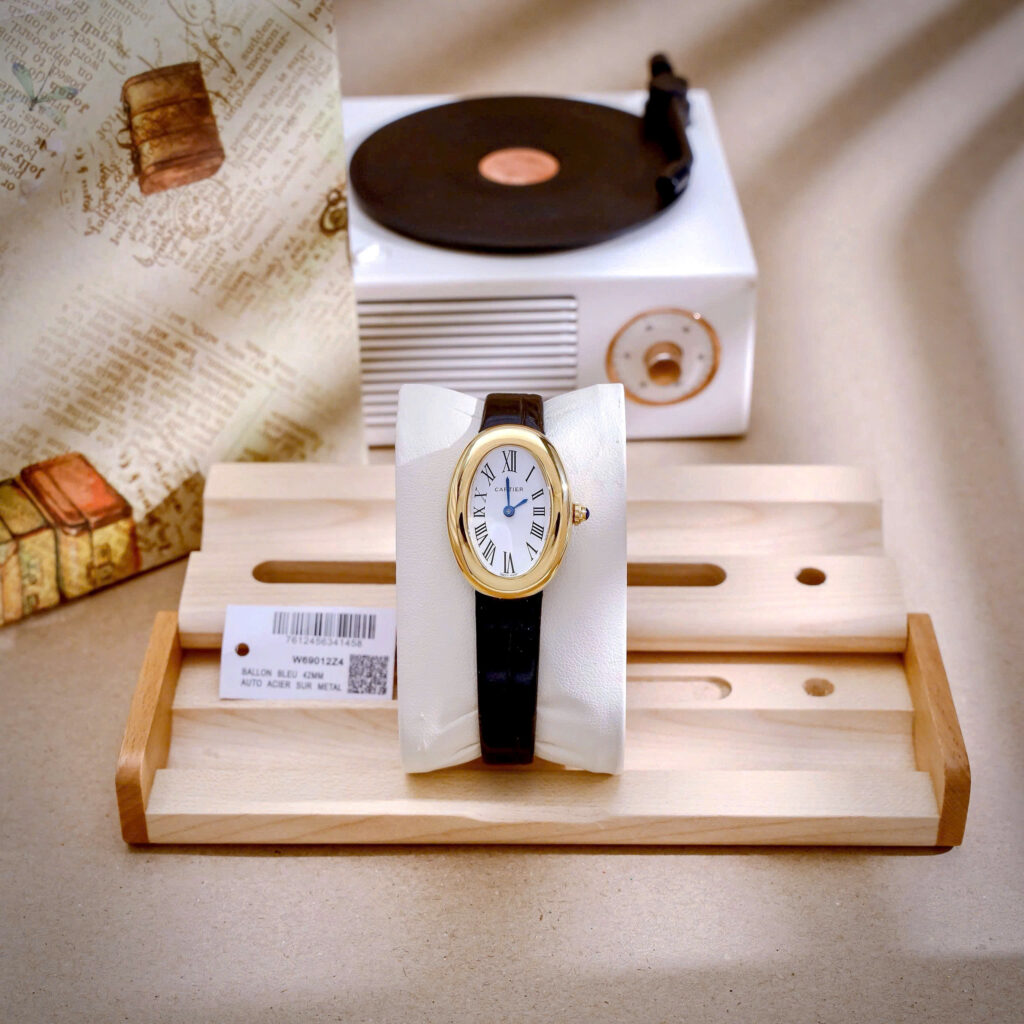  Đồng hồ Cartier Baignoire nữ 1920 WGBA0022 dây da fake cao cấp 31x23mm