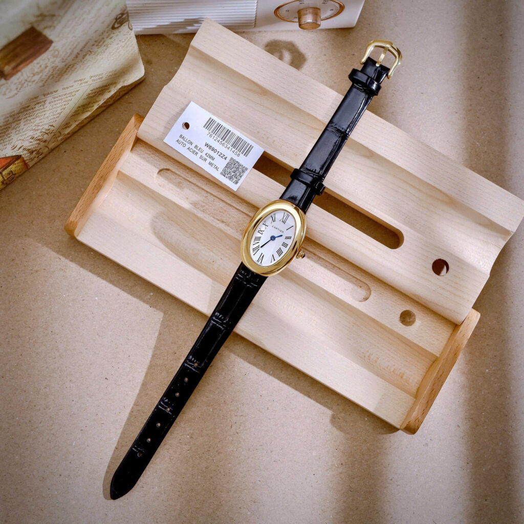  Đồng hồ Cartier Baignoire nữ 1920 WGBA0022 dây da fake cao cấp 31x23mm