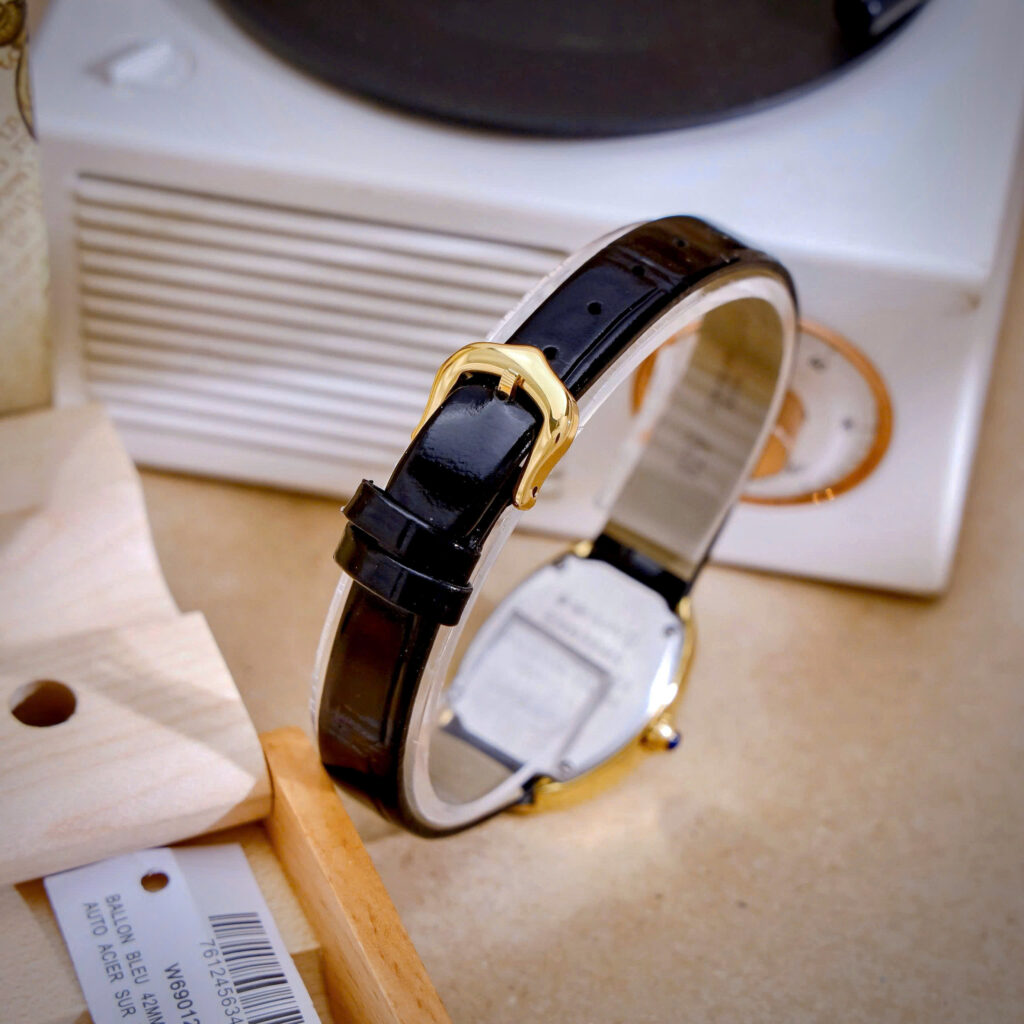  Đồng hồ Cartier Baignoire nữ 1920 WGBA0022 dây da fake cao cấp 31x23mm