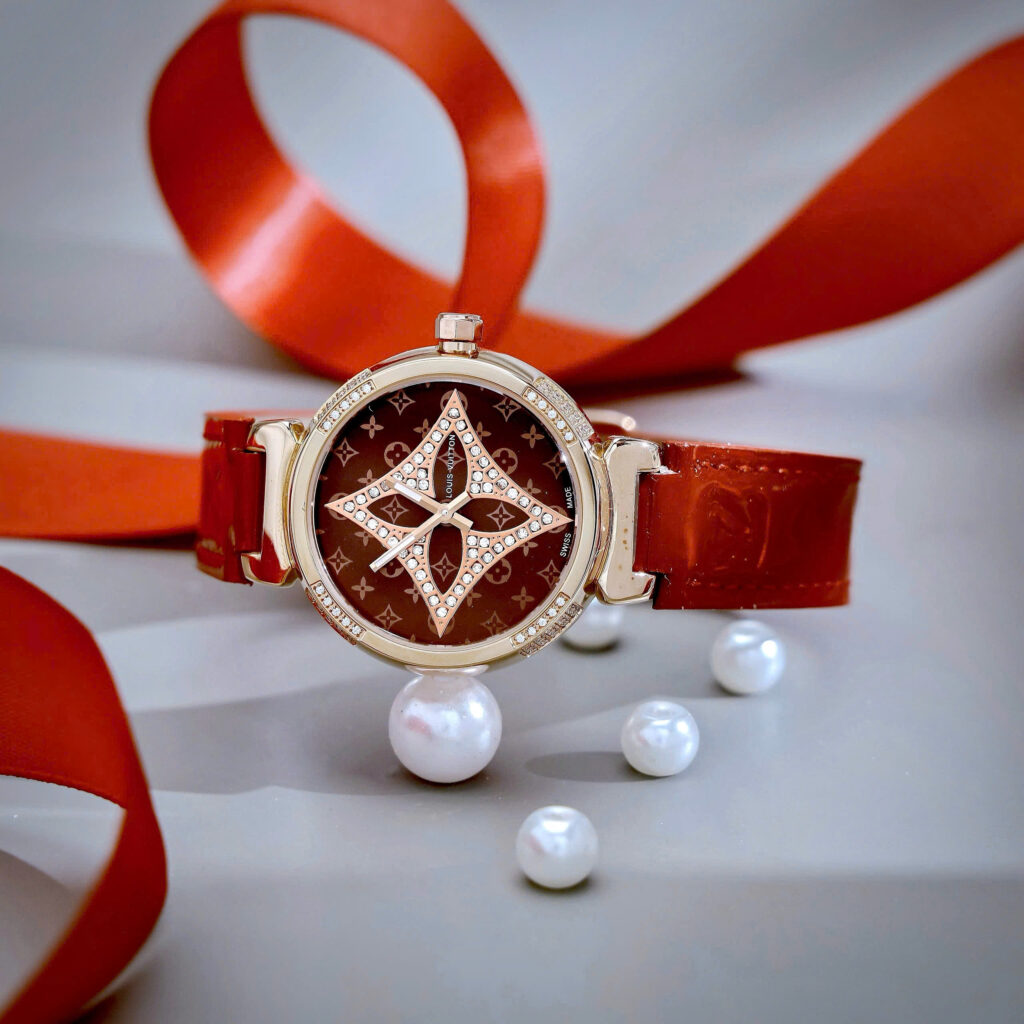 Đồng hồ Louis Vuitton Tambour nữ dây da đỏ máy Pin giá rẻ like auth 34mm